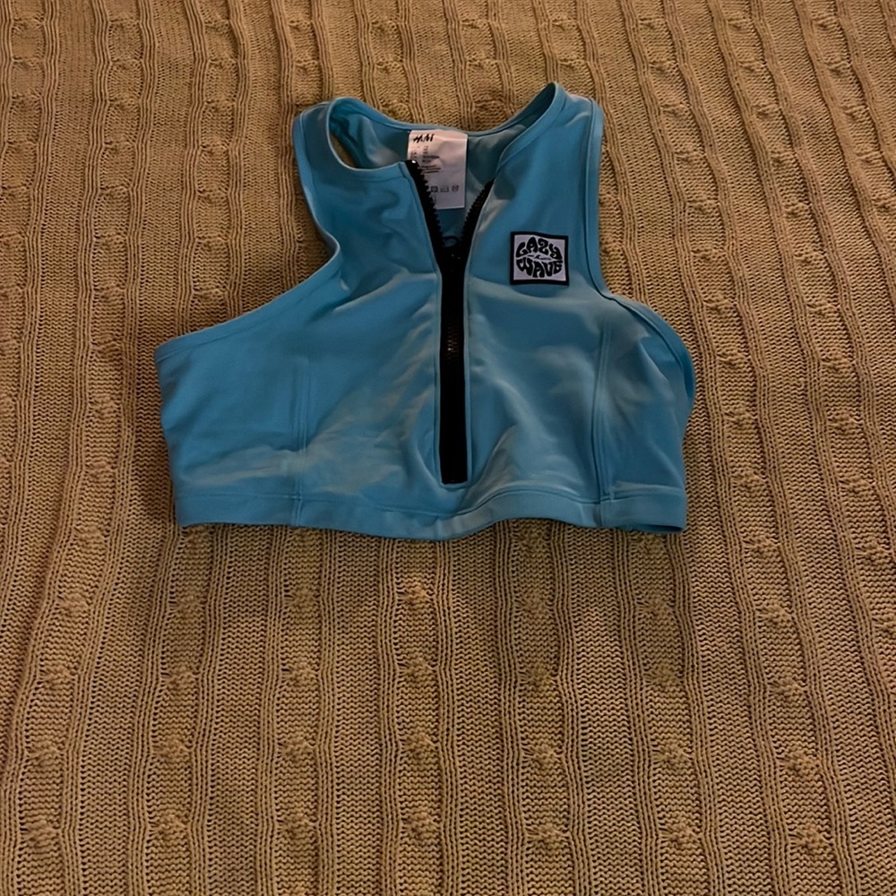 H&M BIKINI TOP SIZE XS.